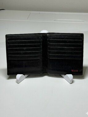 Tumi Slim Leather BiFold Wallet Black